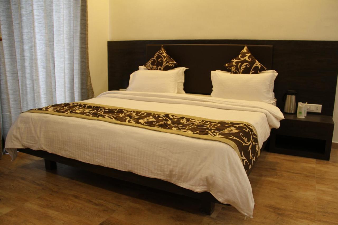 Hotel Aditya Talala Ngoại thất bức ảnh