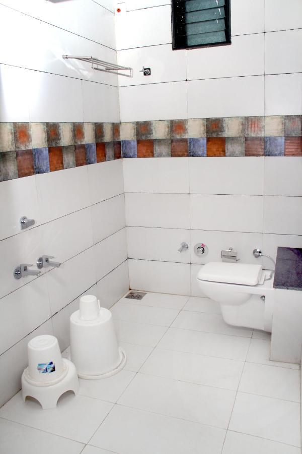 Hotel Aditya Talala Ngoại thất bức ảnh