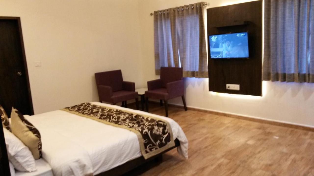 Hotel Aditya Talala Ngoại thất bức ảnh