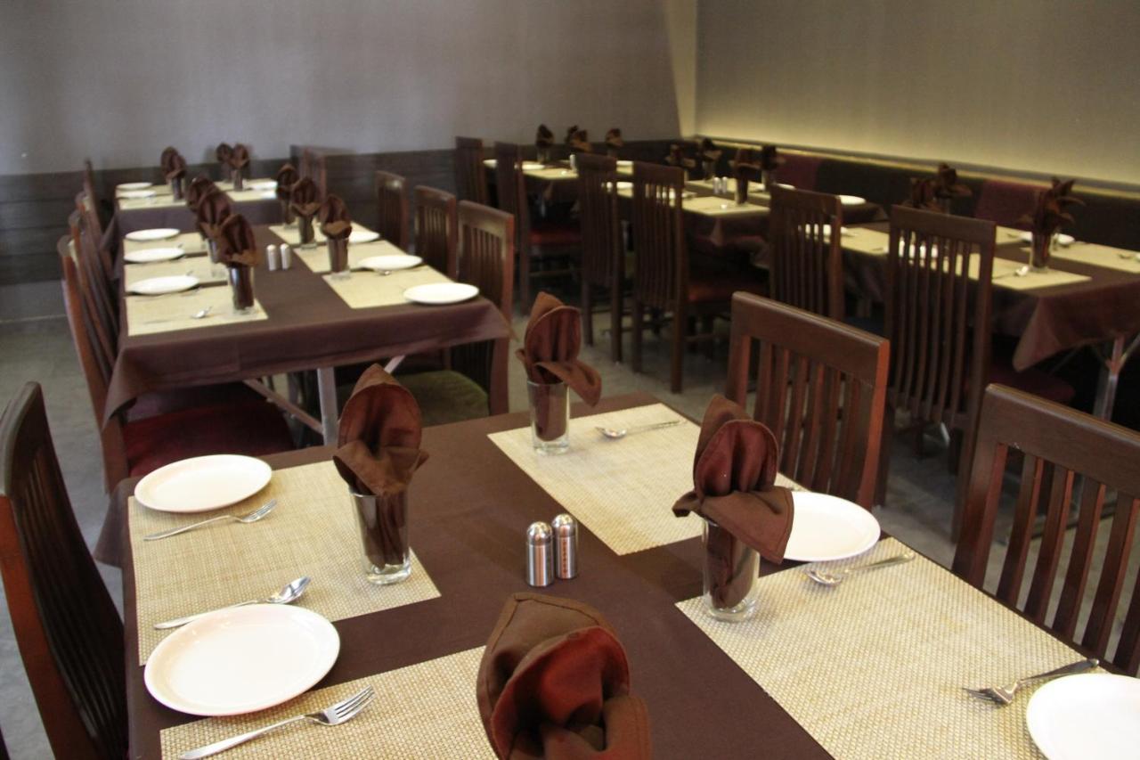 Hotel Aditya Talala Ngoại thất bức ảnh