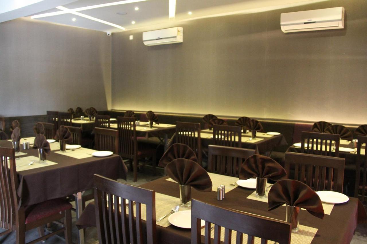 Hotel Aditya Talala Ngoại thất bức ảnh