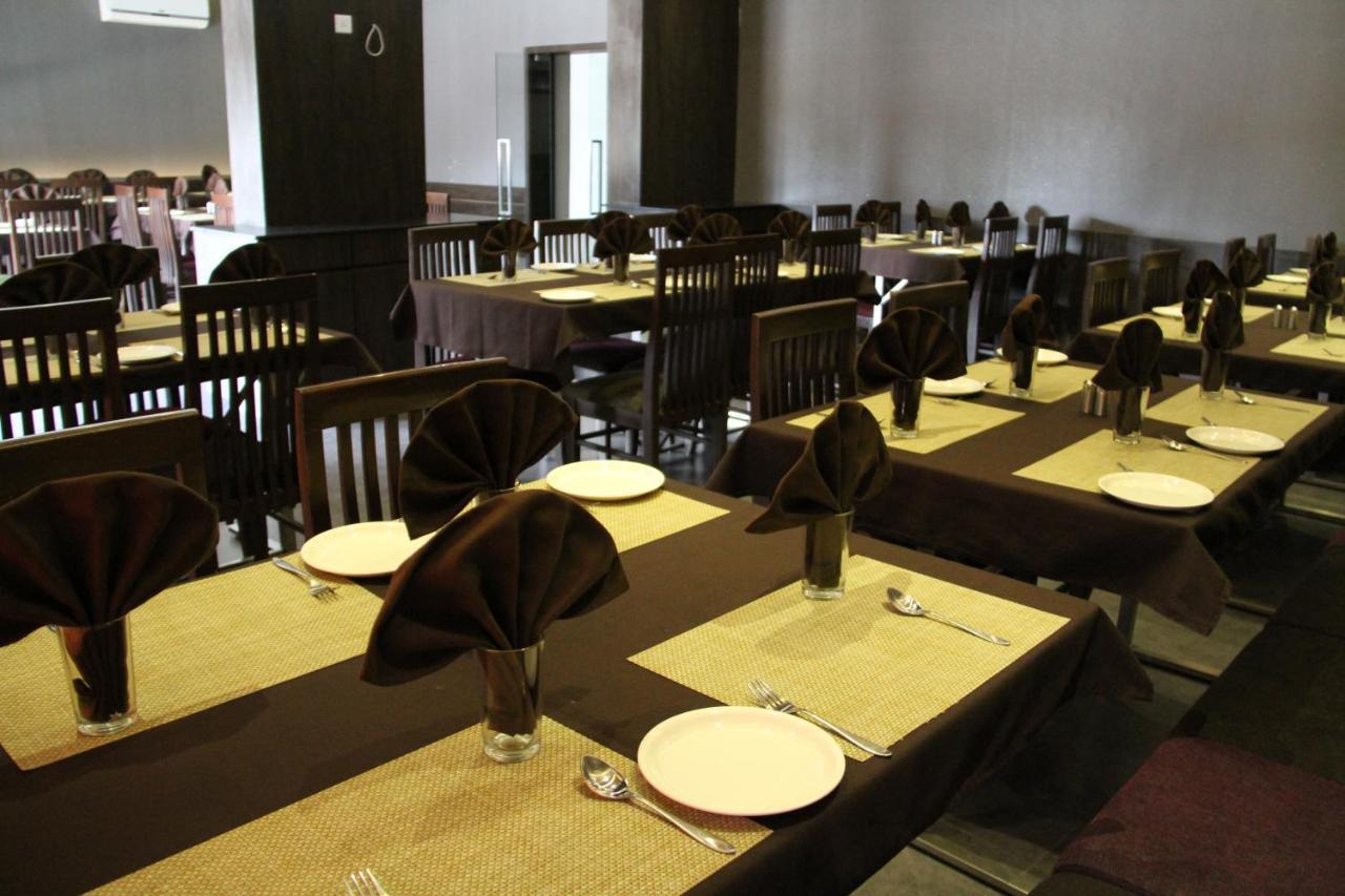 Hotel Aditya Talala Ngoại thất bức ảnh