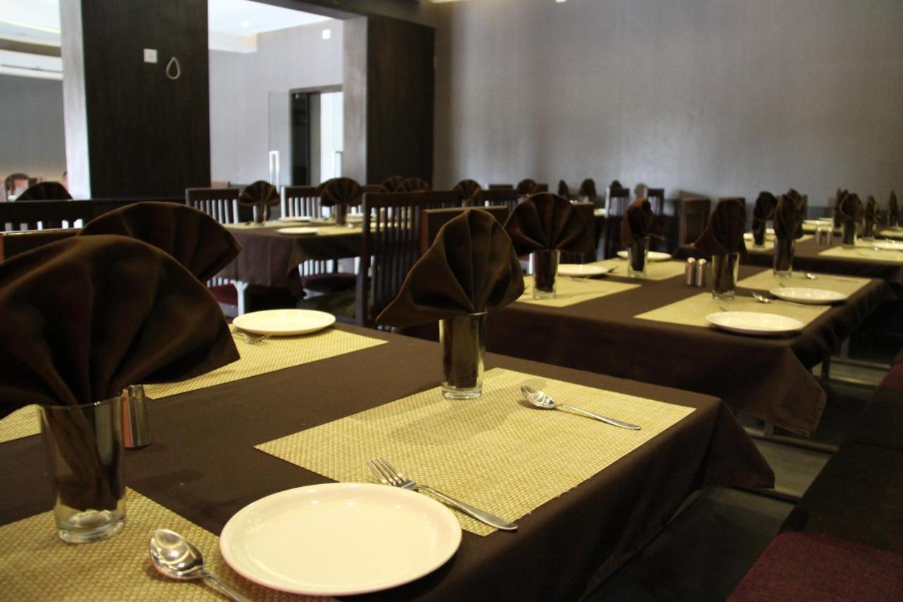 Hotel Aditya Talala Ngoại thất bức ảnh